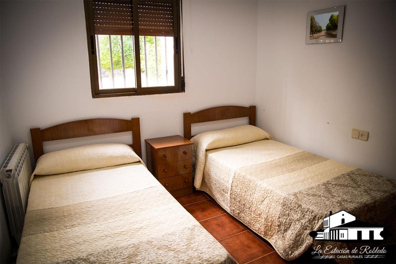 Casas Rurales La Estacion De Robledo المظهر الخارجي الصورة